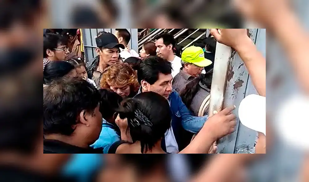 Gamarra: Compradores molestos por problemas para ingresar [VIDEO]