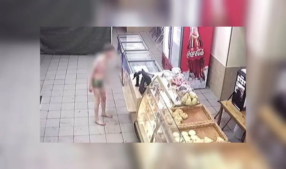 El momento en el que el menor llega la panadería en busca de ayuda. El momento en el que el menor llega la panadería en busca de ayuda.