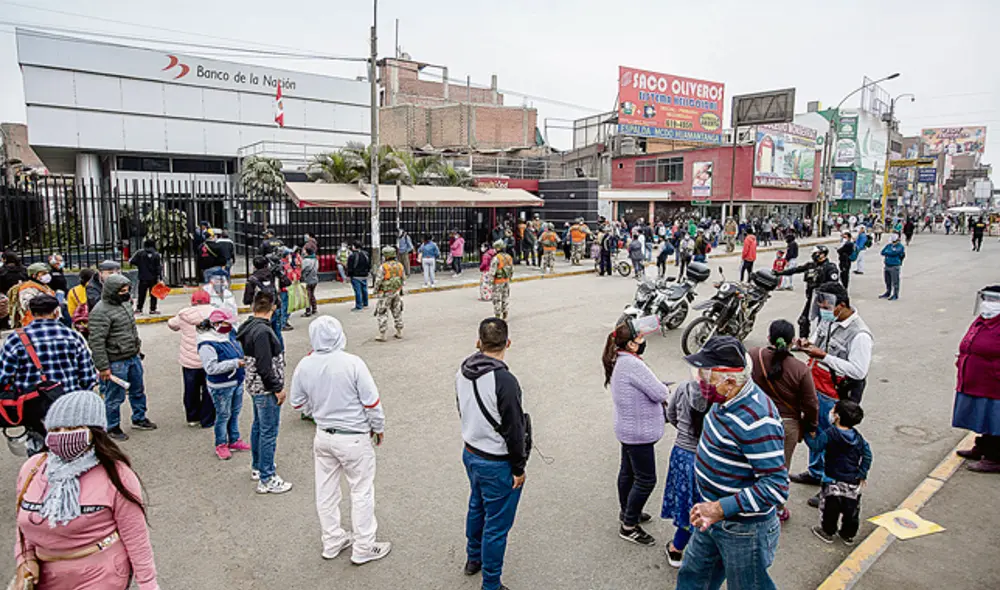 personas esperando colas banco de la nacion bono personas esperando colas banco de la nacion bono