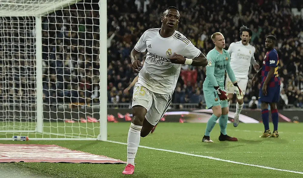Cristiano Ronaldo asistió al Santiago Bernabéu para ver el partido entre Real Madrid y Barcelona. Foto: AFP Cristiano Ronaldo asistió al Santiago Bernabéu para ver el partido entre Real Madrid y Barcelona. Foto: AFP