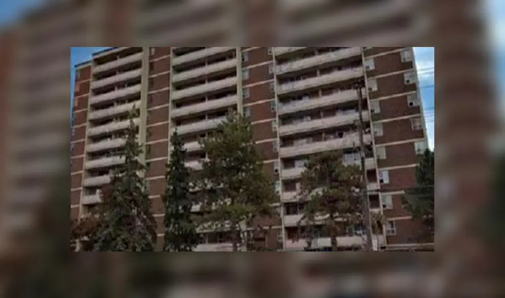 Bebé murió aplastada cuando equipo de aire acondicionado le cayó encima desde un octavo piso Bebé murió aplastada cuando equipo de aire acondicionado le cayó encima desde un octavo piso