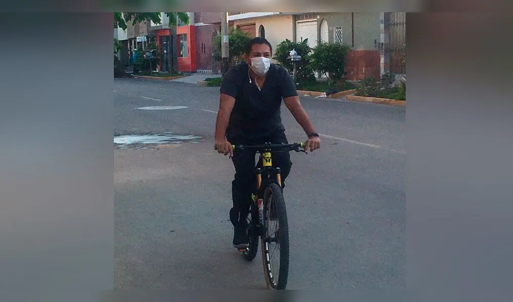 Médico dejó su camioneta por el vehículo de dos ruedas. Médico dejó su camioneta por el vehículo de dos ruedas.