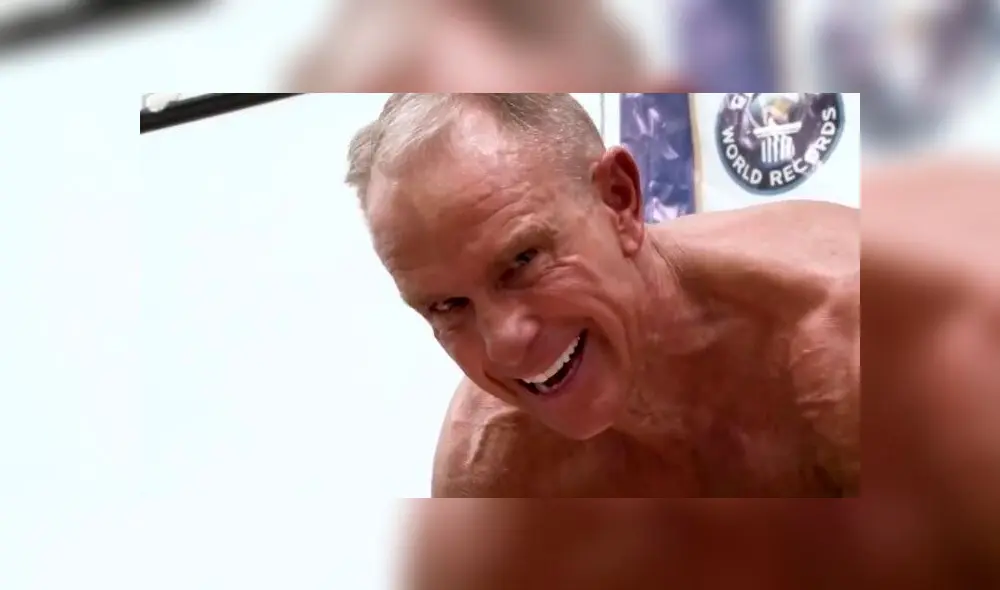 Hombre de 62 años logra récord mundial al estar más de ocho horas en plancha abdominal [VIDEO]