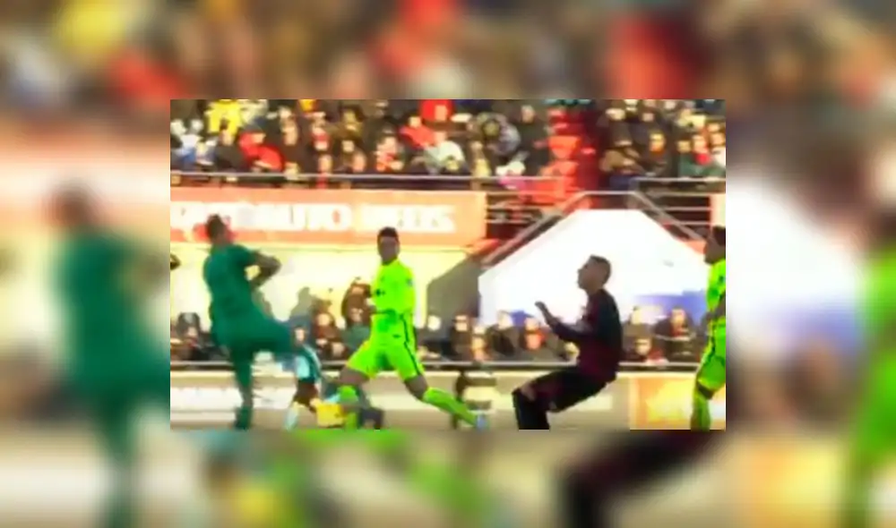 En YouTube, mandó al hospital a su rival con brutal entrada y ni fue sancionado | VIDEO En YouTube, mandó al hospital a su rival con brutal entrada y ni fue sancionado | VIDEO