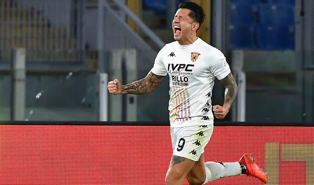 Gianluca Lapadula no había viajado antes al Perú. Foto: AFP