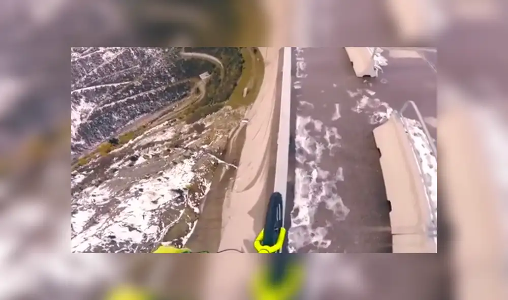YouTube viral: muchacho realiza reto extremo al cruzar con su bicicleta en una delgada baranda [VIDEO] 