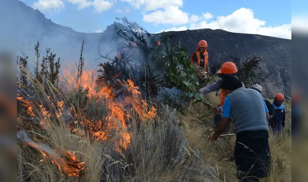 Incendio en Pomacanchi persiste.