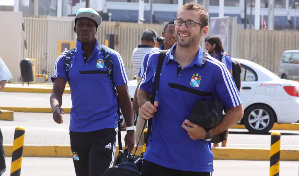 Horacio Calcaterra y Luis Advíncula jugaron juntos en Sporting Cristal en el año 2014. | Foto: GLR Horacio Calcaterra y Luis Advíncula jugaron juntos en Sporting Cristal en el año 2014. | Foto: GLR