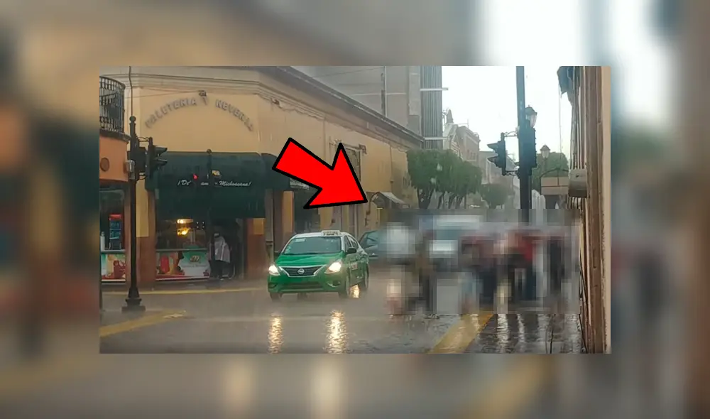 Vía Facebook. La fuerte lluvia los obligó a idear una rápida solución para no mojarse y su singular propuesta se hizo viral en las redes Vía Facebook. La fuerte lluvia los obligó a idear una rápida solución para no mojarse y su singular propuesta se hizo viral en las redes