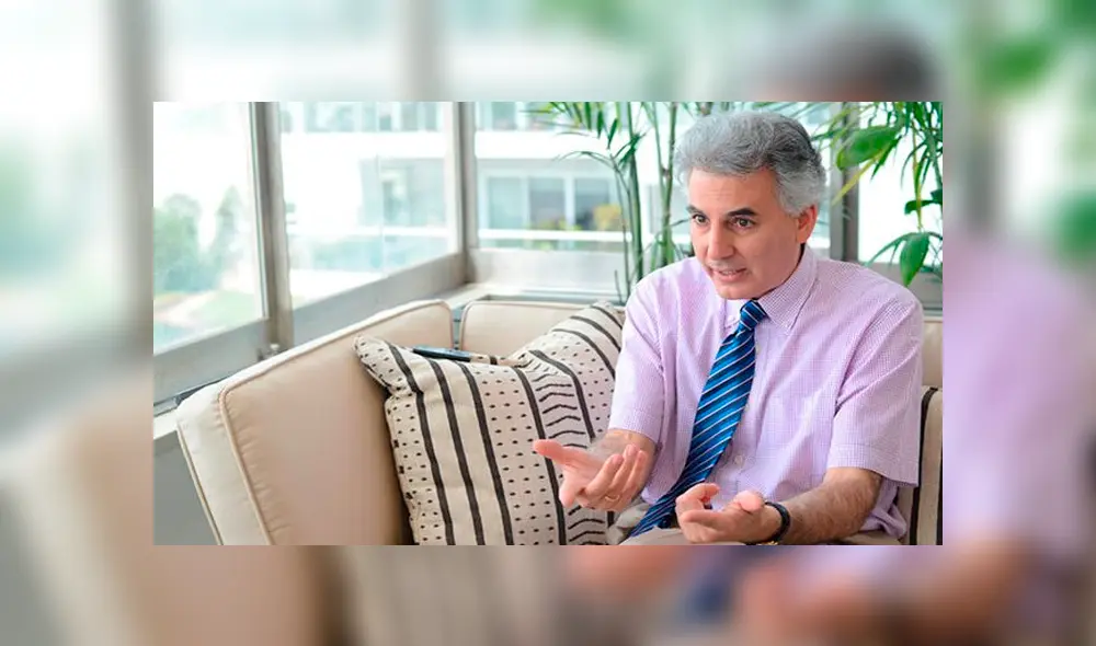 Vargas Llosa: politólogo le bajó el dedo al juego de la Selección peruana