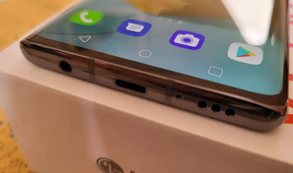 Parte inferior del LG Velvet. Foto: Juan José López / La República