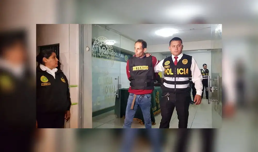 Delincuentes circulaban cerca al centro financiero de Fiori con actitud sospechosa y al negarse a identificarse, la PNP procedió a intervenirlos (Foto: Christian Moreno / Grupo La República) Delincuentes circulaban cerca al centro financiero de Fiori con actitud sospechosa y al negarse a identificarse, la PNP procedió a intervenirlos (Foto: Christian Moreno / Grupo La República)