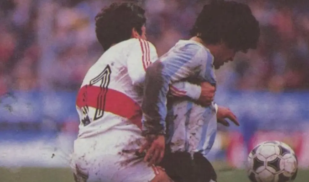 Luis Reyna aplicó una marca personal sobre Maradona. (Créditos: Archivo)