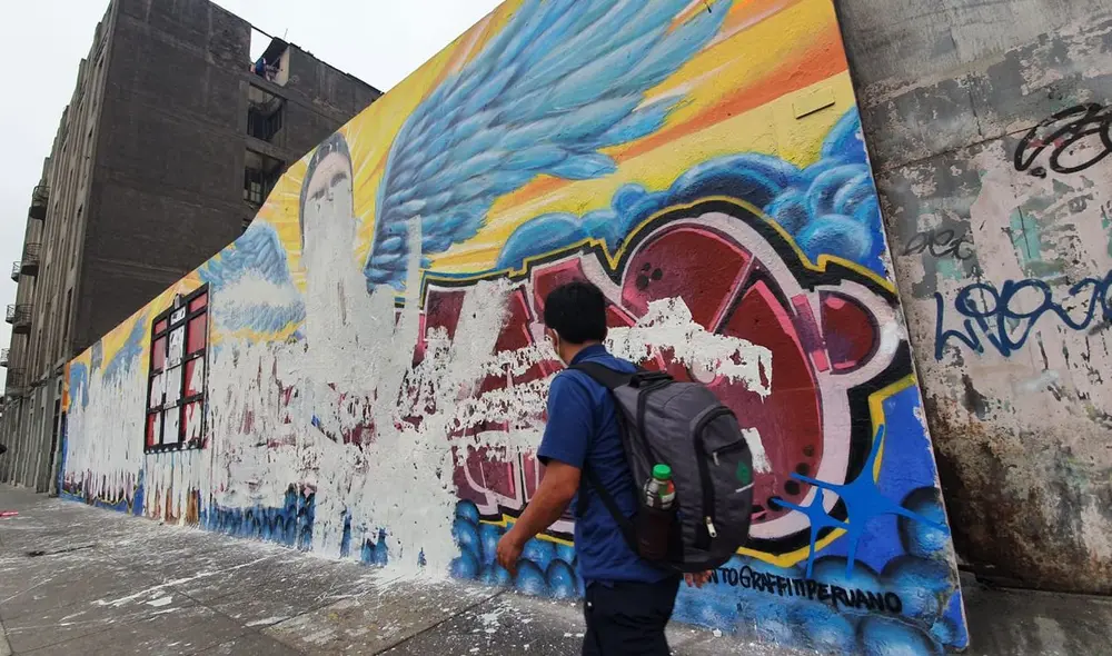 Echan pintura a mural realizado en homenaje a jóvenes muertos en marchas Echan pintura a mural realizado en homenaje a jóvenes muertos en marchas