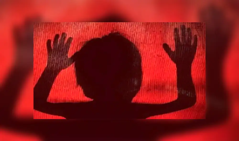 Niña muere tras ser abusada por 16 hombres durante dos años