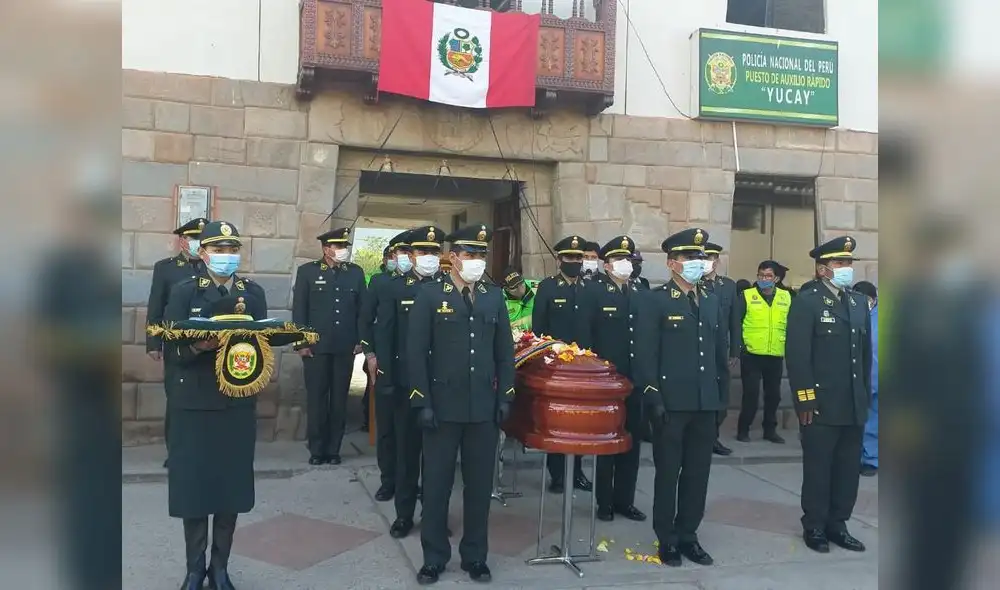 El valeroso SO superior PNP Moisés Vidal Huamán Pari , murió tras ser agredido por un sujeto, que no acató la cuarentena. El valeroso SO superior PNP Moisés Vidal Huamán Pari , murió tras ser agredido por un sujeto, que no acató la cuarentena.