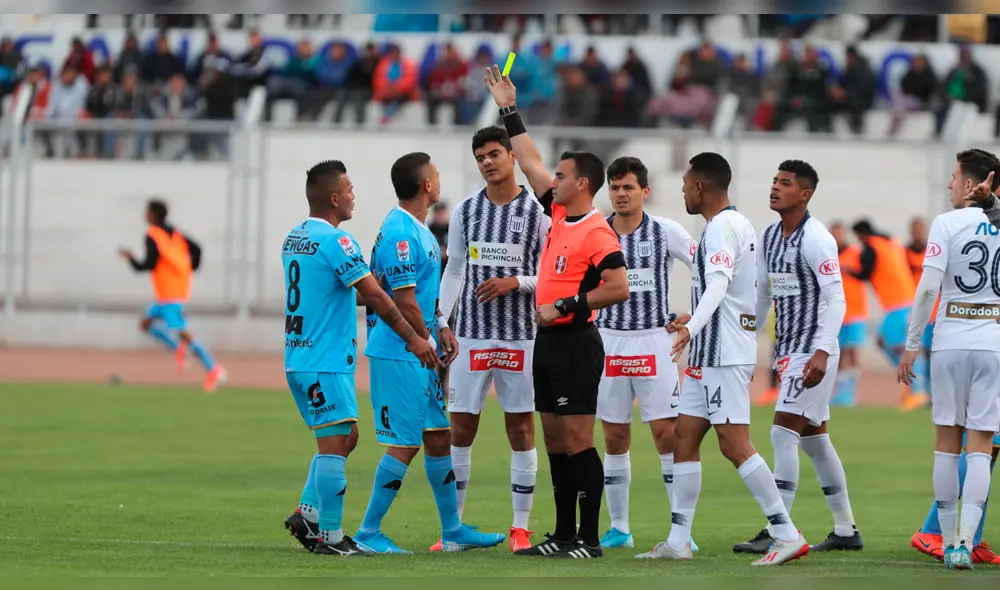 Alianza Lima vs Binacional: Roberto Mosquera podría dejar el cargo de DT tras desacuerdo con el presidente.