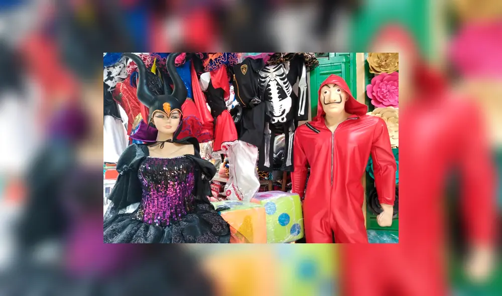 Los disfraces son los más demandados por estas fechas: Van desde los 45 soles hasta los 120 soles para adultos. Los disfraces son los más demandados por estas fechas: Van desde los 45 soles hasta los 120 soles para adultos.