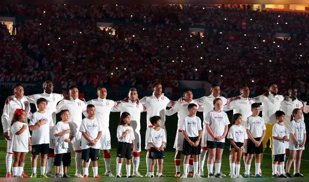 Perú vs Chile: a una sola voz, el Himno Nacional retumbó en el 'Clásico del Pacífico' [VIDEO]