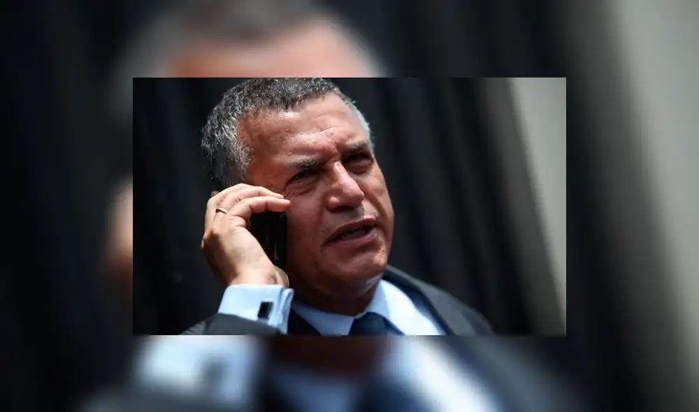 Urresti se compromete a reabrir denuncia contra Beto Ortiz por presunta corrupción de menores Urresti se compromete a reabrir denuncia contra Beto Ortiz por presunta corrupción de menores