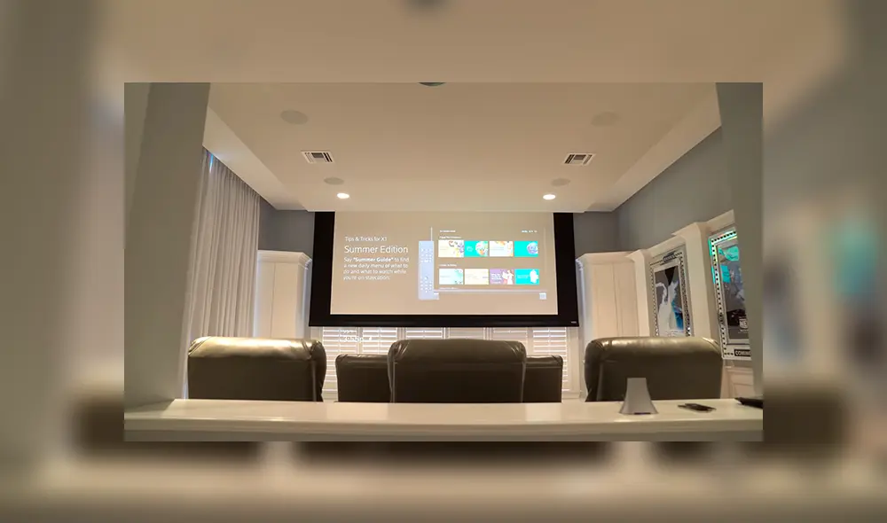 La mansión de los streamers de Fortnite tiene su propio cine para cinco personas. Foto: One Percent.