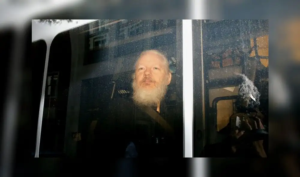 Julian Assange enfrentará 18 cargos criminales, anuncia EE. UU.