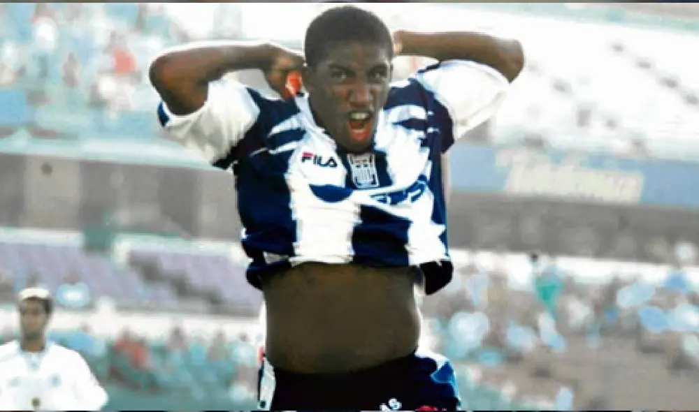 Jefferson Farfán contó porqué celebraba mostrando una marca deportiva en el pecho.