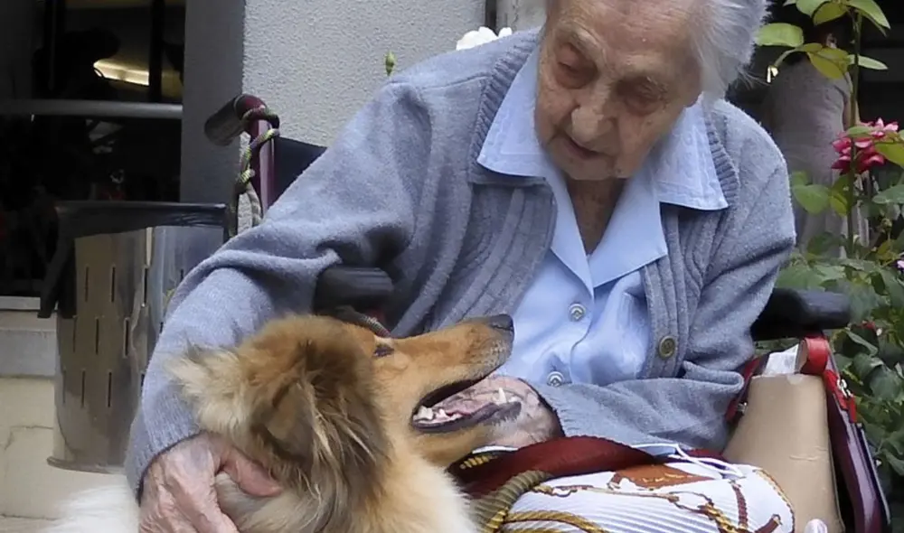 La anciana tiene mucho que contar y lo hace en sus redes sociales. Foto: @Supercentenaria/Twitter