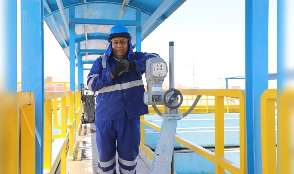 Feliciano Anahua Cutipa, el 'aquamán' de Chen Chen. Foto: Liz Ferrer Rivera Feliciano Anahua Cutipa, el 'aquamán' de Chen Chen. Foto: Liz Ferrer Rivera