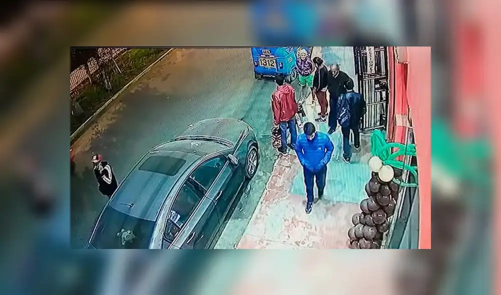 Los Olivos: dos delincuentes roban objetos valorizados en casi 9.000 soles en tienda de cómputo [VIDEO]