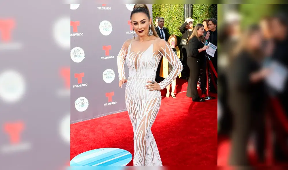 Aracely Arámbula calienta las redes sociales con sensual bikini a sus 43 años