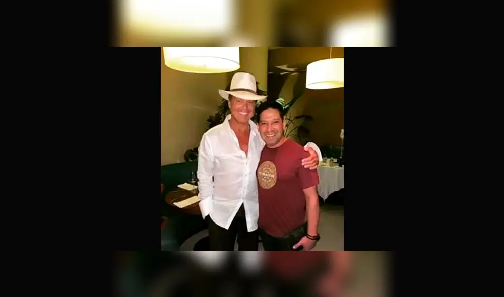 Hace algún tiempo el intérprete de 'La Incondicional' se tomó una foto con el cómico Javier Carranza (Foto: Instagram) Hace algún tiempo el intérprete de 'La Incondicional' se tomó una foto con el cómico Javier Carranza (Foto: Instagram)