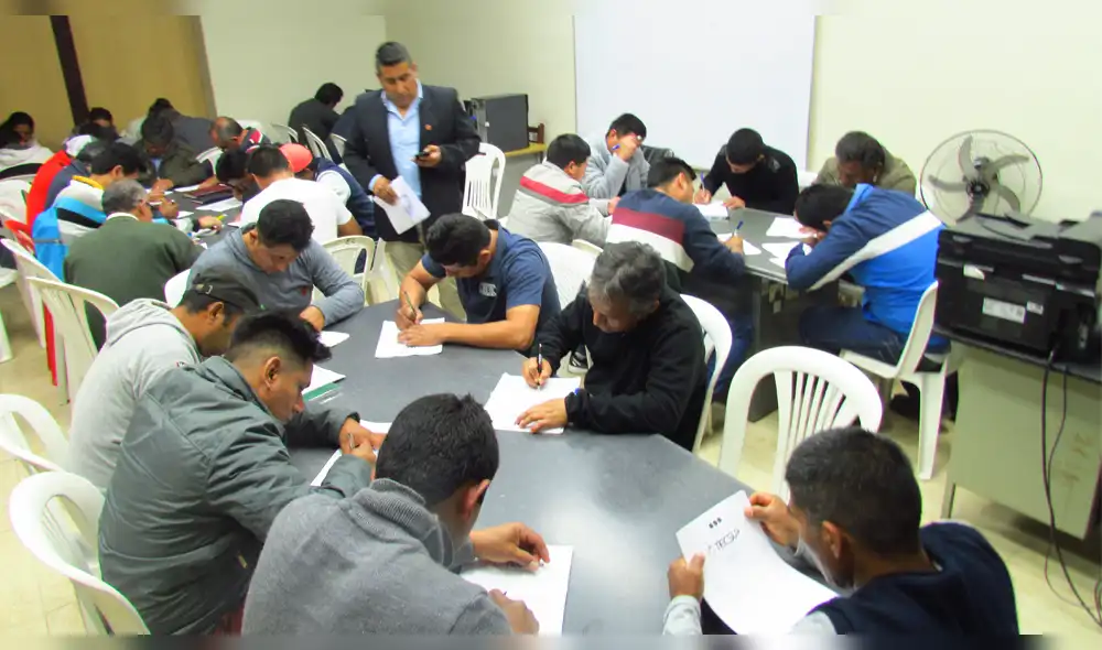 Oportunidad de trabajo se presentará para quienes accedan a la beca.
