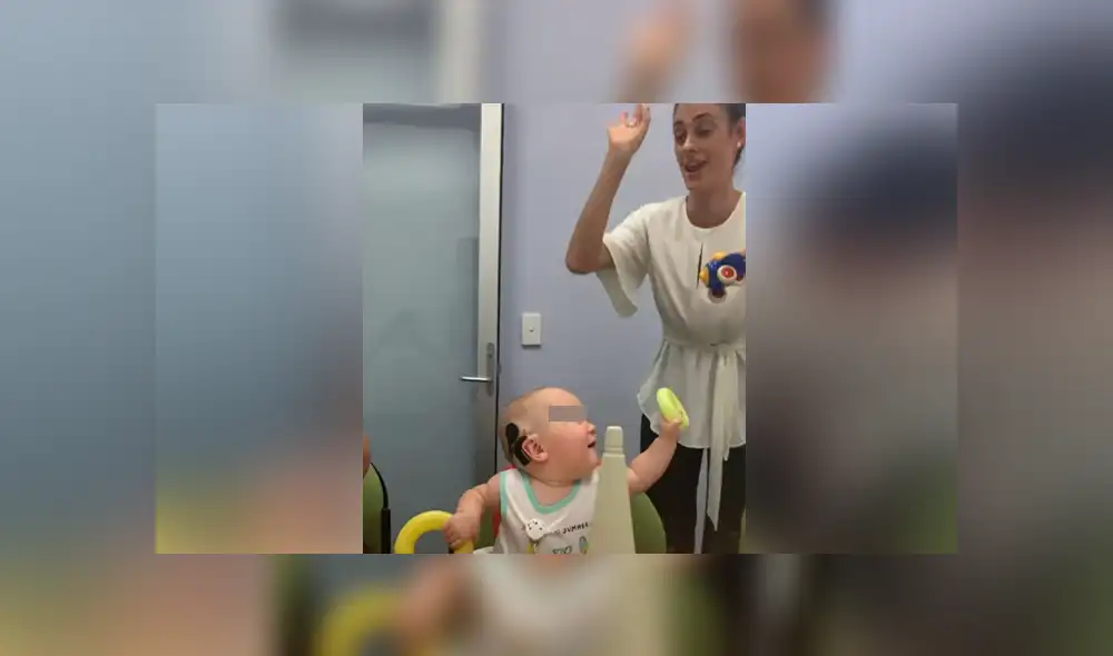 Mediante YouTube se hizo viral el momento en que un bebé escucha por primera vez gracias a unos audífonos. Mediante YouTube se hizo viral el momento en que un bebé escucha por primera vez gracias a unos audífonos.