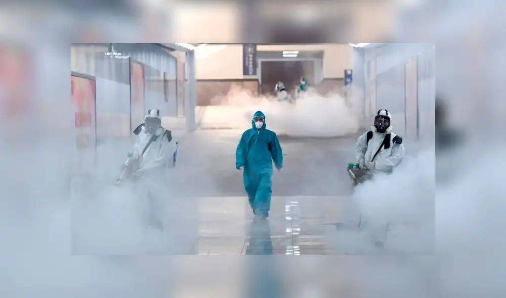 Voluntarios desinfectan en Changsa. Foto: Difusión.