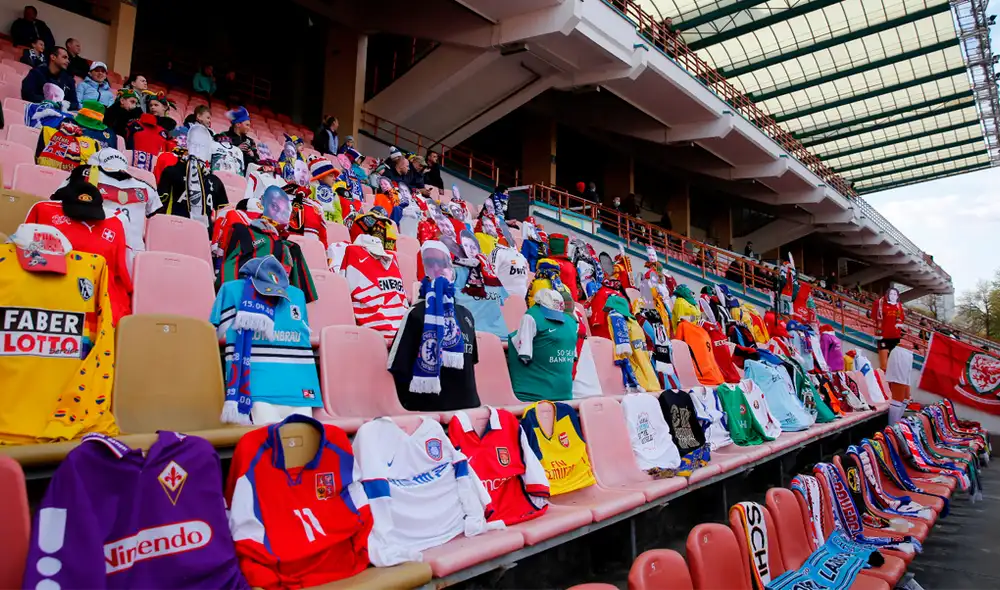 Especialistas de la salud mostraron su preocupación por un posible regreso de la Premier League. Foto: EFE