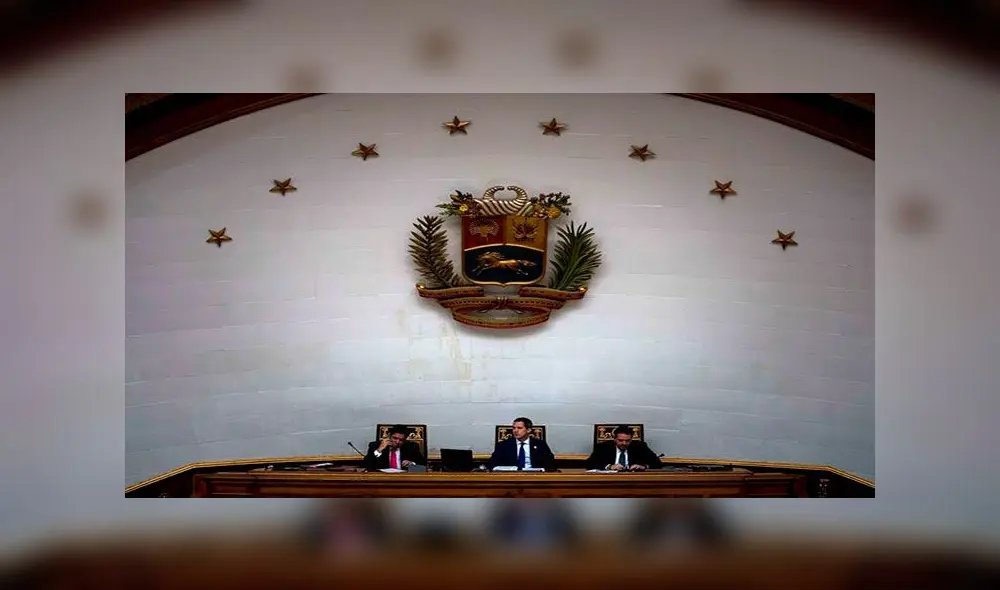 Juan Guaidó (c) encabezó la sesión ordinaria de este martes. Foto: EFE Juan Guaidó (c) encabezó la sesión ordinaria de este martes. Foto: EFE