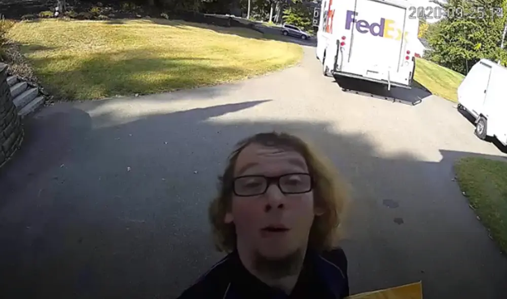 Desliza hacia la izquierda para ver las imágenes del video viral. Foto: Captura de YouTube.