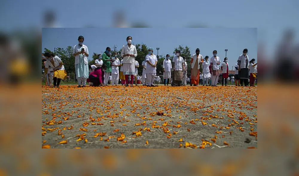 Es el tercer gran agradecimiento al personal sanitario en el país. Fuente: AP. Es el tercer gran agradecimiento al personal sanitario en el país. Fuente: AP.