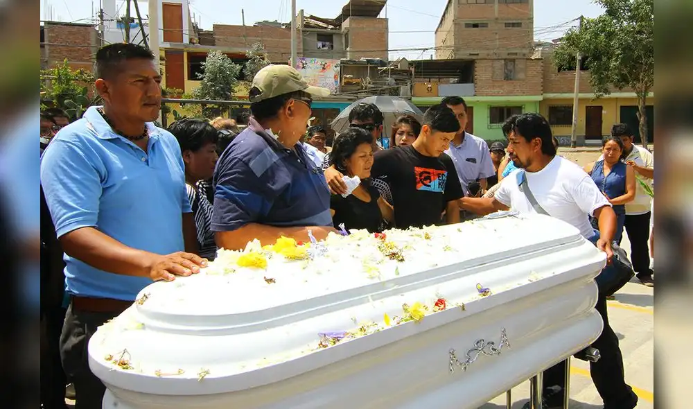 Villa el Salvador: Último adiós a adolescente fallecido en colegio Trilce [FOTOS]