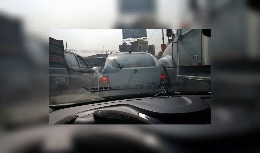 Vehículos demoran hasta tres horas diarias para pasar por la avenida Ramiro Priale Vehículos demoran hasta tres horas diarias para pasar por la avenida Ramiro Priale