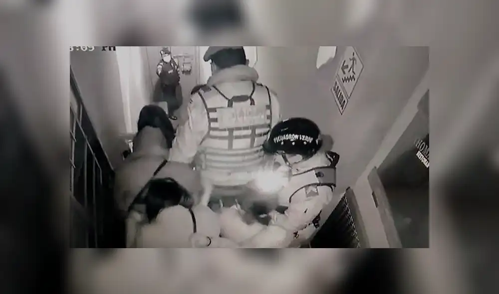 Hizo falta que peritos del Ministerio Público recuperasen registros de cámaras de seguridad de Thomas Restobar. Foto: Captura / Cuarto Poder Hizo falta que peritos del Ministerio Público recuperasen registros de cámaras de seguridad de Thomas Restobar. Foto: Captura / Cuarto Poder