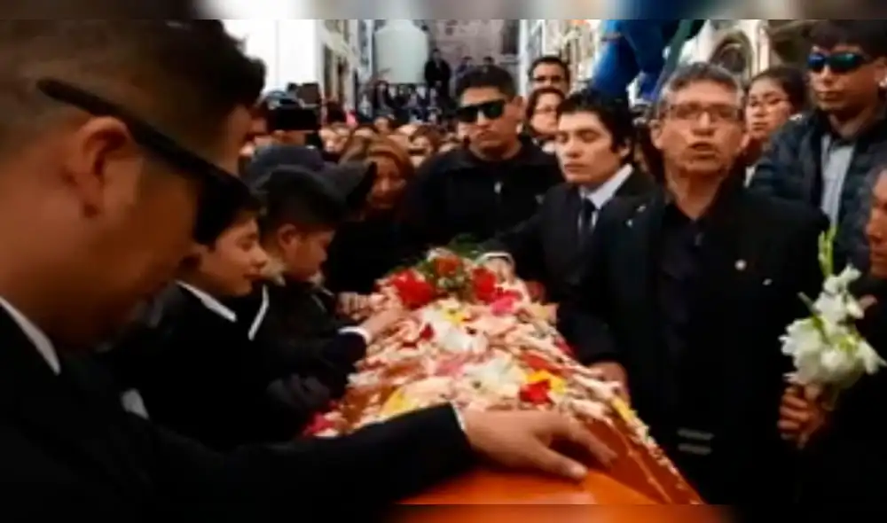 En medio del dolor enterraron a dueño de picantería asesinado en Cusco
