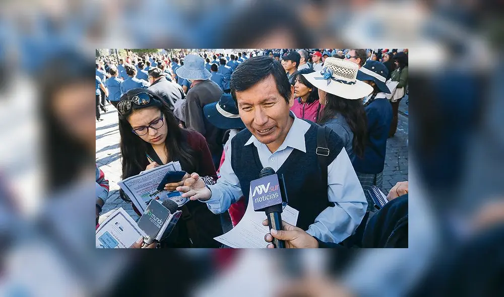 Acusan entrega de libros desactualizados en colegios de Arequipa