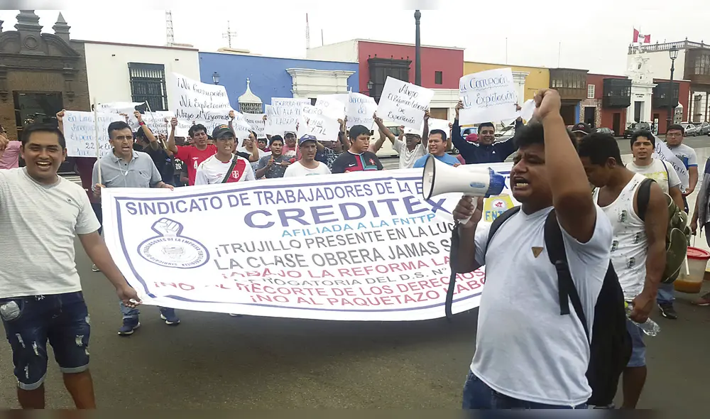 Trabajadores hacen marcha contra reforma laboral
