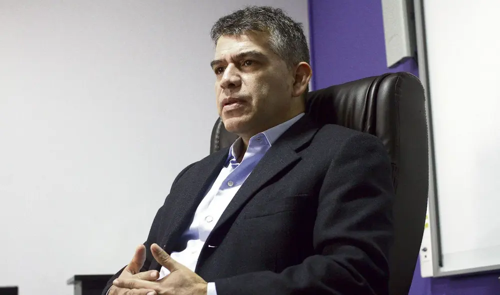 En la mira. Fiscales amplían investigación al candidato Julio Guzmán en víspera de las elecciones internas del Partido Morado. Foto: Virgilio Grajeda / La República