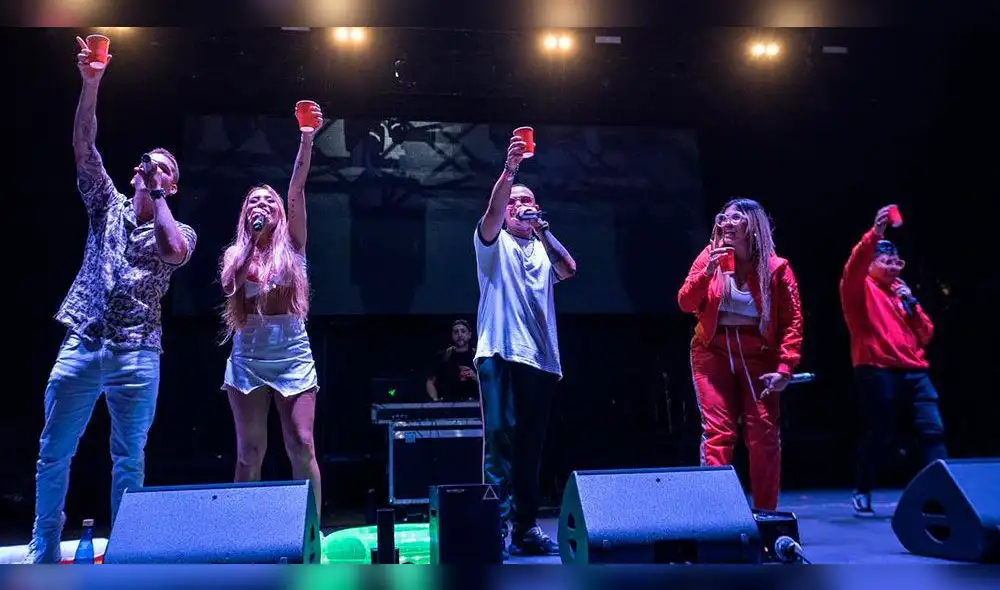 Legarda: Fans rinden emotivo homenaje para despedir al cantante [VIDEOS]