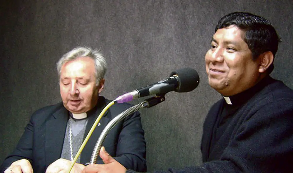 Curas.  Manuel Mendoza (der.) y Sebastián Ramis. El primero acusado de tocamientos indebidos. El otro, de encubrimiento. Facebook Prelatura de Huamachuco.