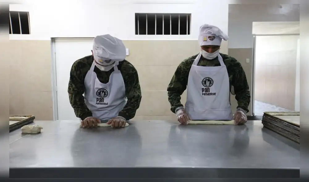 Ejército presenta el pan "Pachacútec" |FOTOS Ejército presenta el pan "Pachacútec" |FOTOS