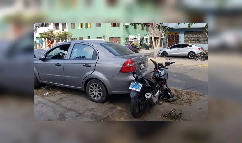 Chofer en presunto estado de ebriedad y ambos vehículos fueron conducidos a la comisaría de Piedra Liza. (Foto: Christian Moreno / La República) Chofer en presunto estado de ebriedad y ambos vehículos fueron conducidos a la comisaría de Piedra Liza. (Foto: Christian Moreno / La República)